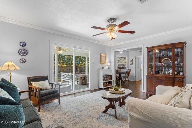 1209 Hammersmith Lane, Ocean Springs, MS 39564