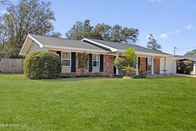 1209 Hammersmith Lane, Ocean Springs, MS 39564