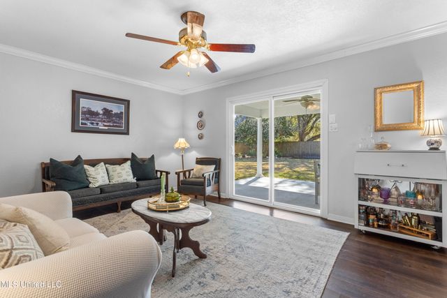 1209 Hammersmith Lane, Ocean Springs, MS 39564