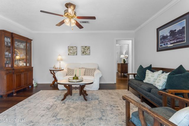 1209 Hammersmith Lane, Ocean Springs, MS 39564