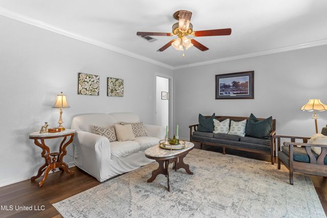 1209 Hammersmith Lane, Ocean Springs, MS 39564