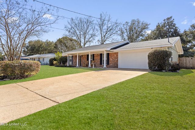 1209 Hammersmith Lane, Ocean Springs, MS 39564