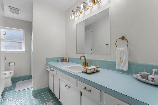 1209 Hammersmith Lane, Ocean Springs, MS 39564