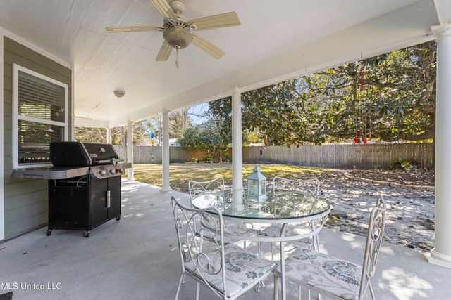 1209 Hammersmith Lane, Ocean Springs, MS 39564