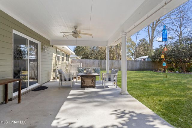 1209 Hammersmith Lane, Ocean Springs, MS 39564