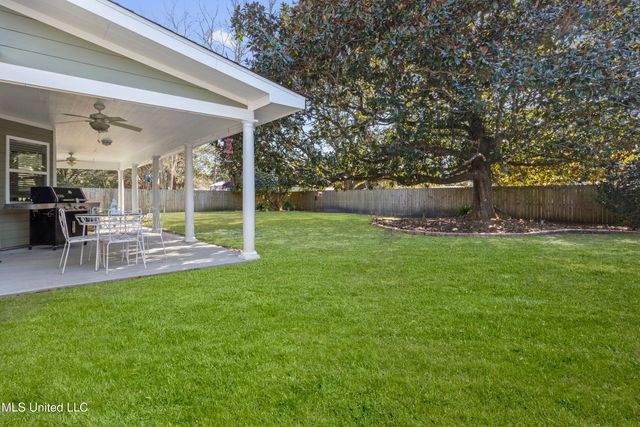 1209 Hammersmith Lane, Ocean Springs, MS 39564