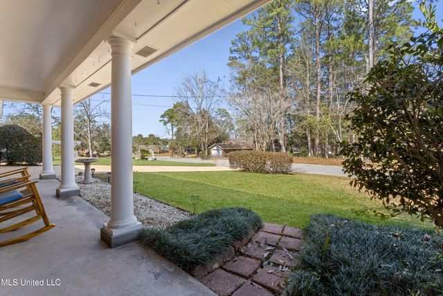 1209 Hammersmith Lane, Ocean Springs, MS 39564