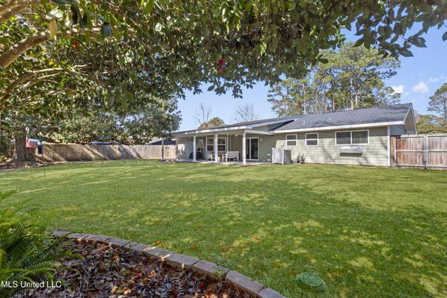 1209 Hammersmith Lane, Ocean Springs, MS 39564