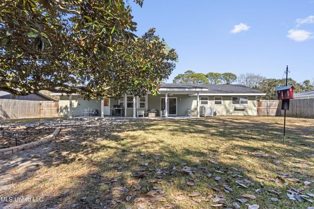 1209 Hammersmith Lane, Ocean Springs, MS 39564