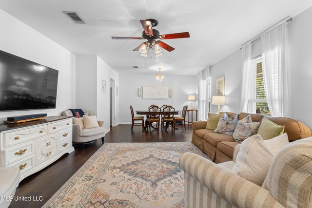 1209 Hammersmith Lane, Ocean Springs, MS 39564