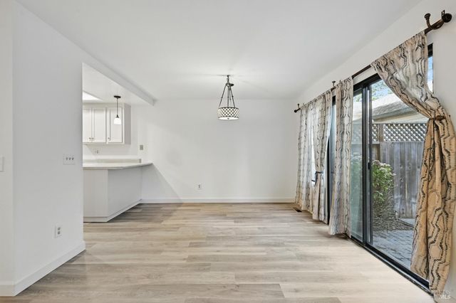 1240 North St, Santa Rosa, CA 95404