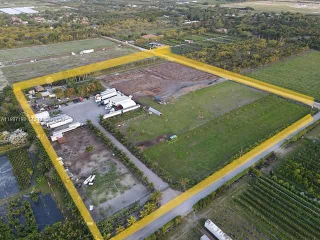 17325 SW 188th St, Miami, FL 33187