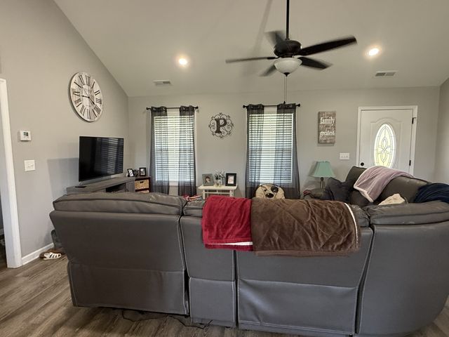 622 2nd Ave, S, Loretto, TN 38469