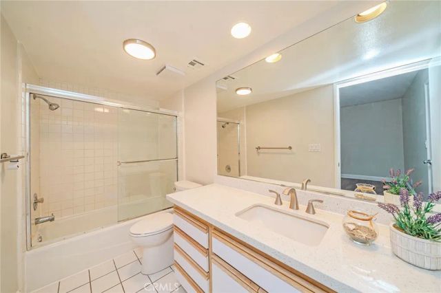 10629 Woodbridge St 309, Toluca Lake, CA 91602