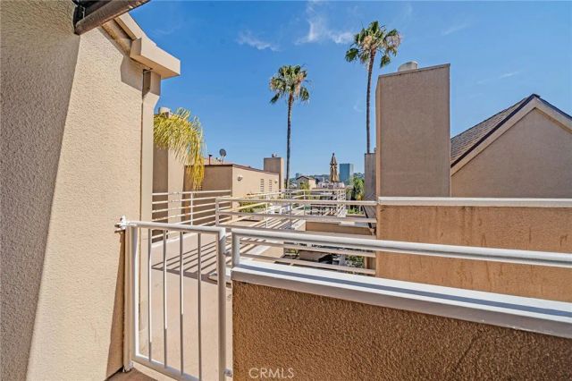 10629 Woodbridge St 309, Toluca Lake, CA 91602