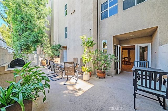 10629 Woodbridge St 309, Toluca Lake, CA 91602