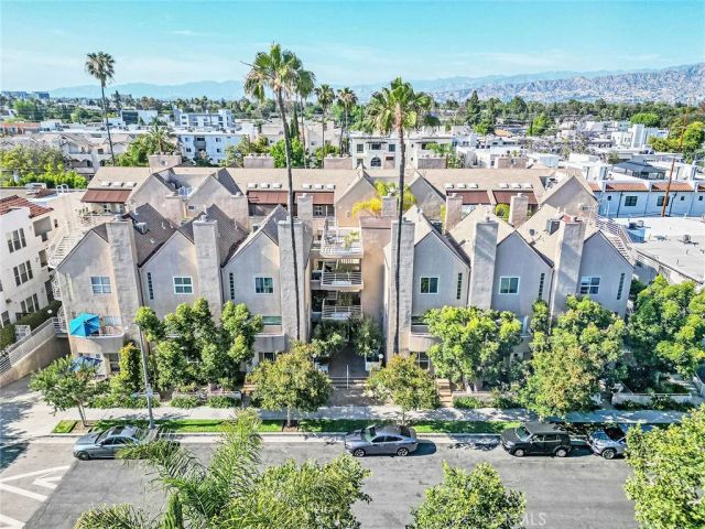 10629 Woodbridge St 309, Toluca Lake, CA 91602