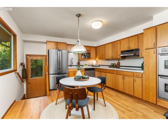 3475 Sw RIDGEWOOD Ave, Portland, OR 97225