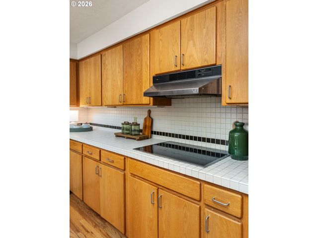 3475 Sw RIDGEWOOD Ave, Portland, OR 97225