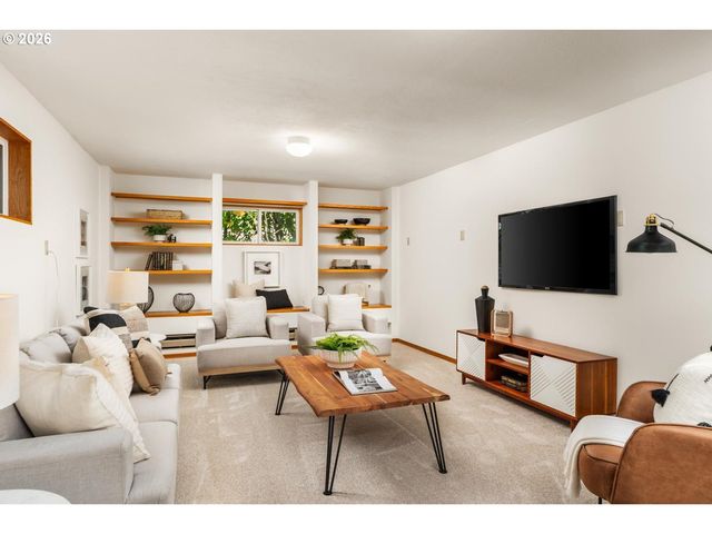 3475 Sw RIDGEWOOD Ave, Portland, OR 97225