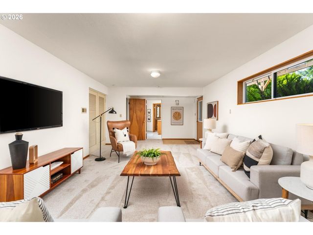 3475 Sw RIDGEWOOD Ave, Portland, OR 97225