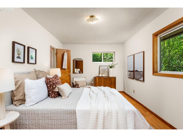 3475 Sw RIDGEWOOD Ave, Portland, OR 97225