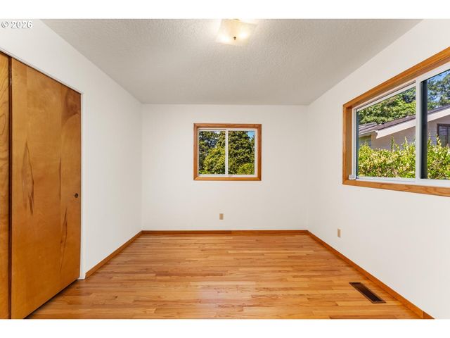 3475 Sw RIDGEWOOD Ave, Portland, OR 97225