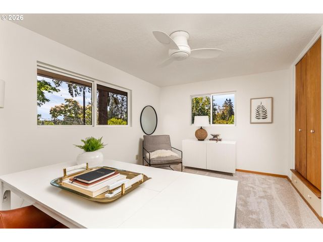 3475 Sw RIDGEWOOD Ave, Portland, OR 97225