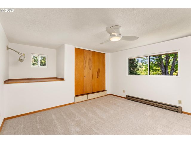 3475 Sw RIDGEWOOD Ave, Portland, OR 97225