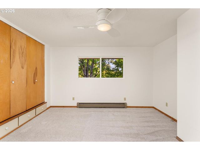 3475 Sw RIDGEWOOD Ave, Portland, OR 97225