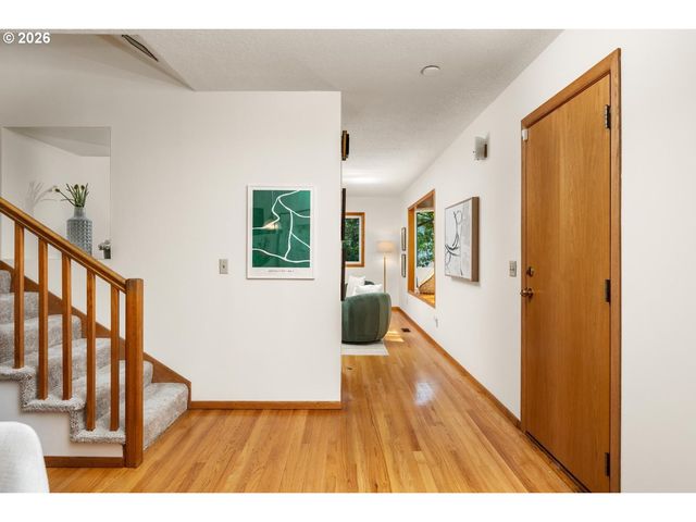 3475 Sw RIDGEWOOD Ave, Portland, OR 97225