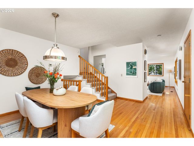 3475 Sw RIDGEWOOD Ave, Portland, OR 97225