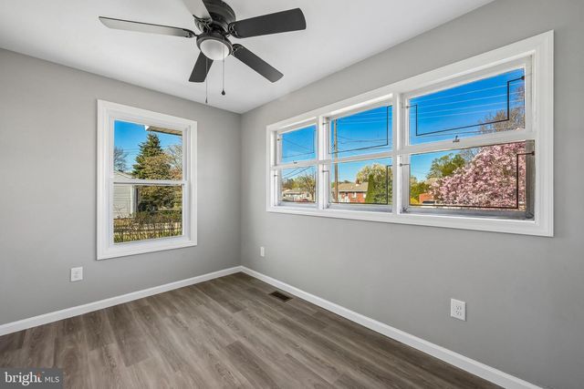 615 FAIRMOUNT DR, Glassboro, NJ 08028