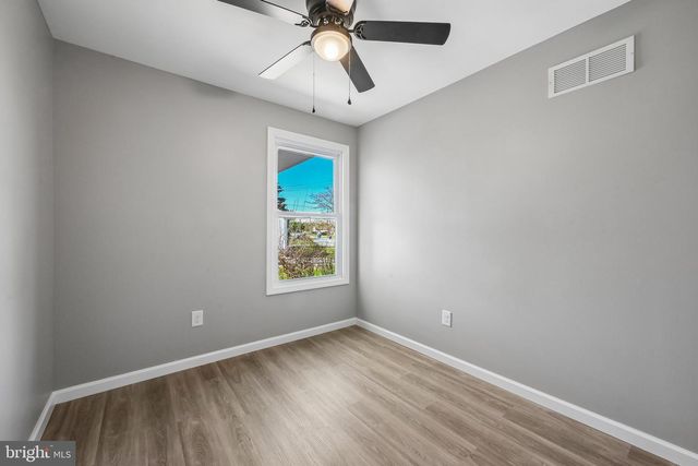 615 FAIRMOUNT DR, Glassboro, NJ 08028