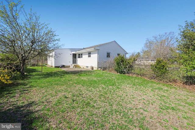 615 FAIRMOUNT DR, Glassboro, NJ 08028