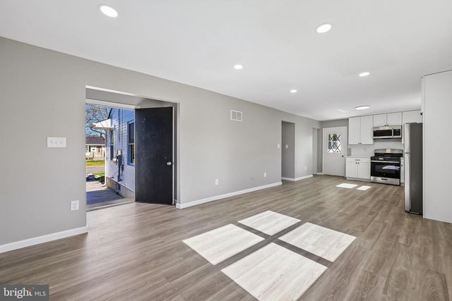 615 FAIRMOUNT DR, Glassboro, NJ 08028