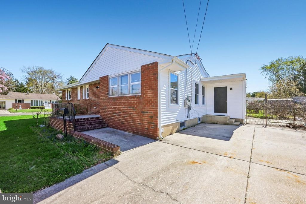 615 FAIRMOUNT DR, Glassboro, NJ 08028