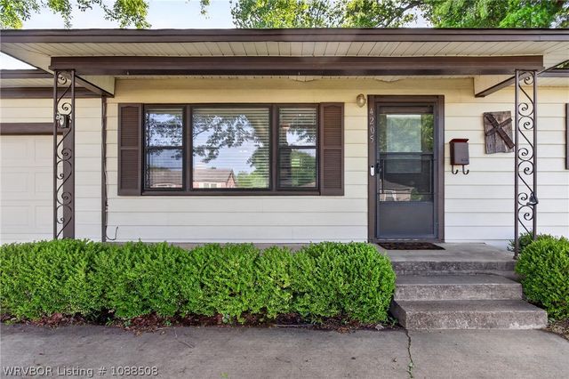 4205 S 17th Street, Fort Smith, AR 72901