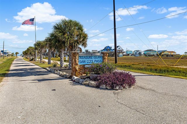 12922 Buccaneer Parkway, Freeport, TX 77541