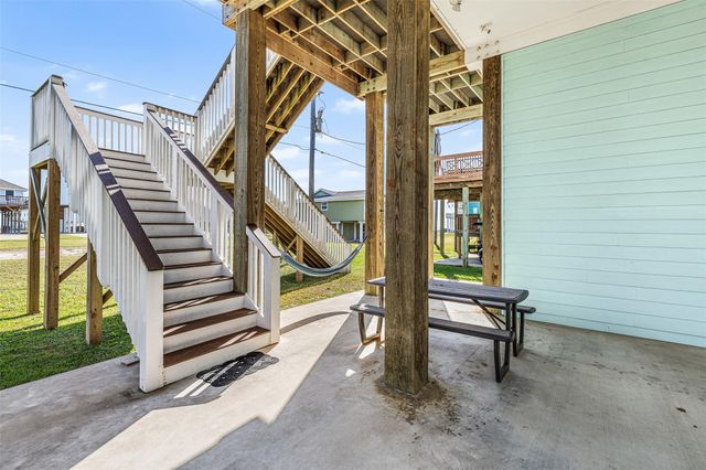 12922 Buccaneer Parkway, Freeport, TX 77541