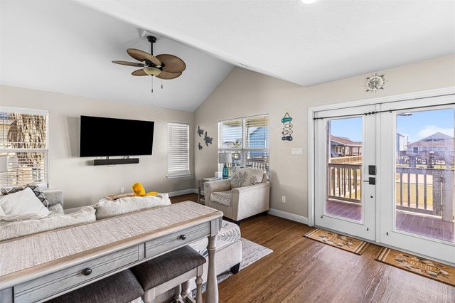 12922 Buccaneer Parkway, Freeport, TX 77541