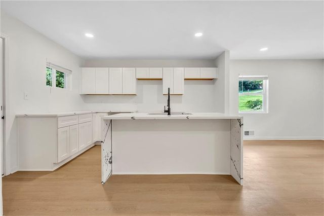 1733 Hollyhock Terrace, Decatur, GA 30032