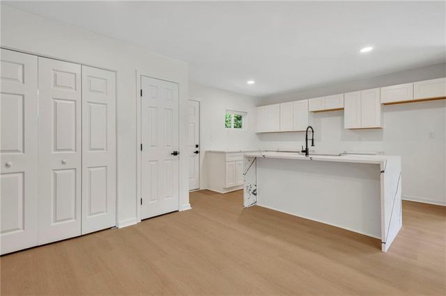 1733 Hollyhock Terrace, Decatur, GA 30032