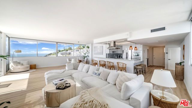 17350 W Sunset Boulevard 605, Pacific Palisades (los Angeles), CA 90272