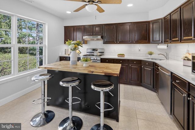 7702-B NORMANDY DR, Mount Laurel, NJ 08054