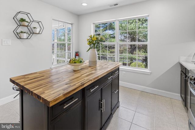 7702-B NORMANDY DR, Mount Laurel, NJ 08054