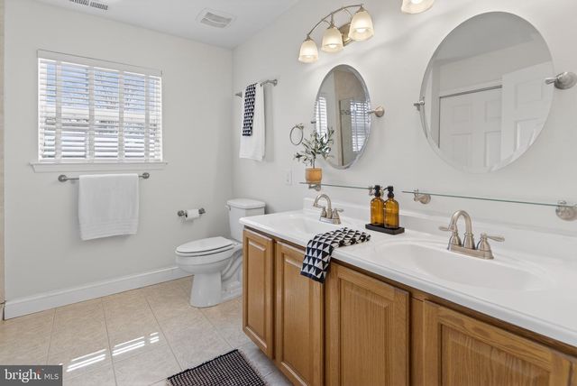7702-B NORMANDY DR, Mount Laurel, NJ 08054