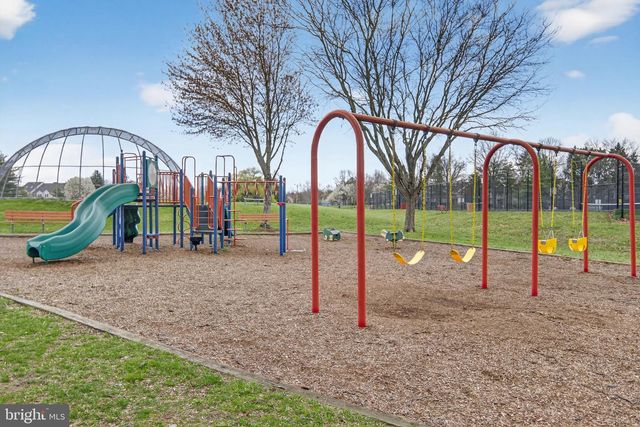 7702-B NORMANDY DR, Mount Laurel, NJ 08054