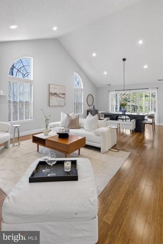 7702-B NORMANDY DR, Mount Laurel, NJ 08054