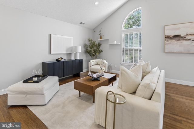 7702-B NORMANDY DR, Mount Laurel, NJ 08054